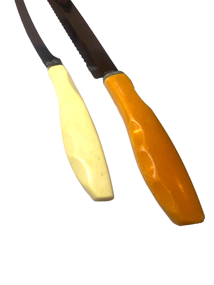 2 VINTAGE BAKELITE HANDLED KITCHEN/PARING KNIVES