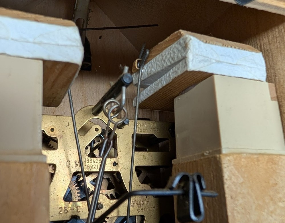D.Hönes Chalet Style Cuckoo Clock