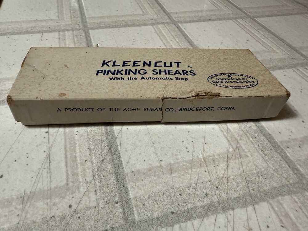 VERY NICE KLEENCUT PINKING SHEARS W/THE AUTOMATIC STOP IN ORIGINAL BOX & INSERT