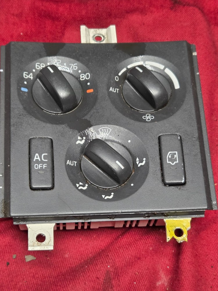 VOLVO TEMPERATURE CONTROL, BEHR R2658005, climate 21326142,  HVAC ,TAB BROKEN