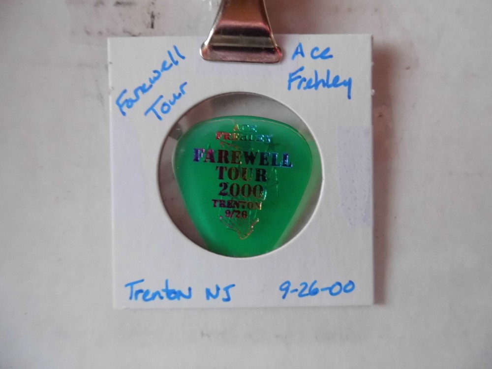 KISS "ACE FREHLEY" GUITAR PICK~TRENTON NJ 9/26/00~READ DESCRIPTION (8/19)
