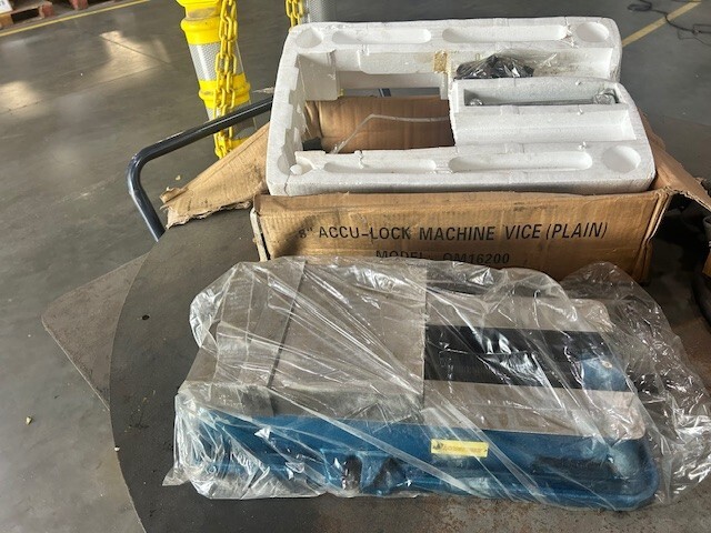 QM16200 8" Accu-Lock Machine Vice