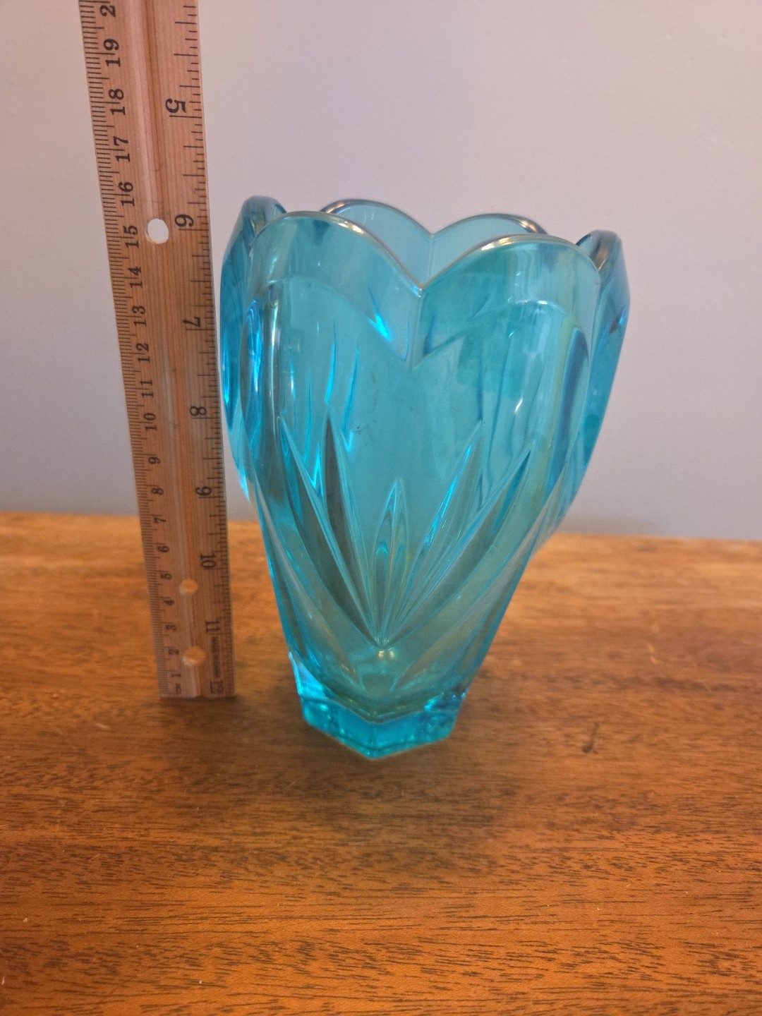 Waterford Crystal Sweet Memories 6.5 In Turquoise Marquis Scalloped Edges Hearts