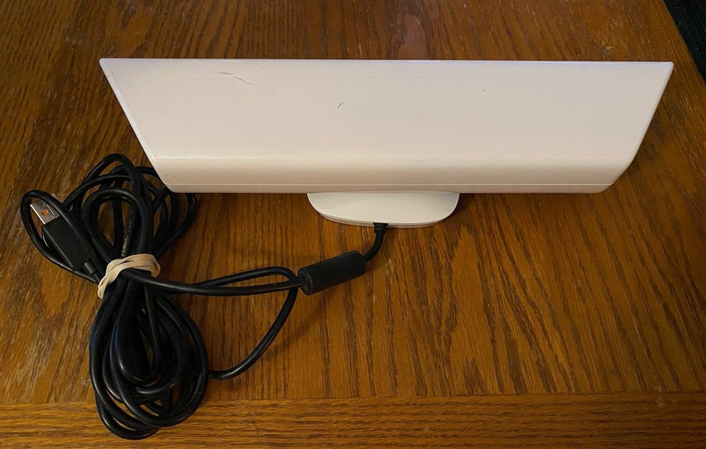 Microsoft Xbox 360 Kinect Sensor Model 1414 White Motion Camera Bar USB