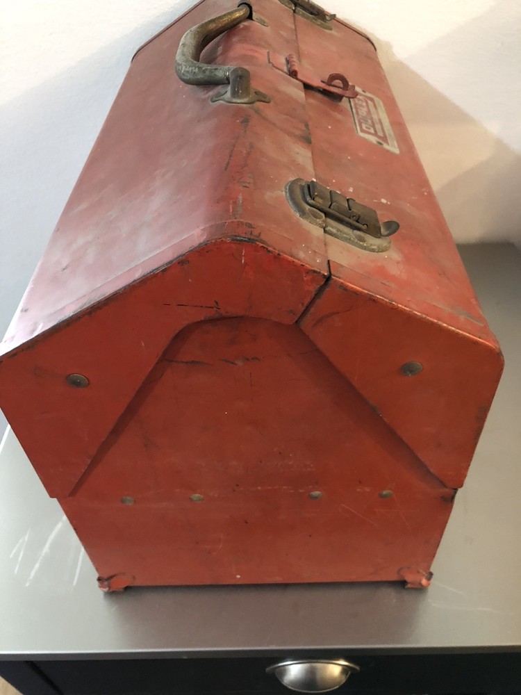 VINTAGE DUPLEX CANTILEVERED TOOL BOX RED MODEL 1018