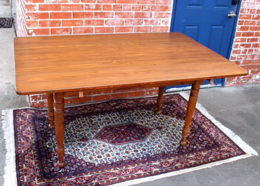 English Antique Pine Drop Leaf Table / Kitchen Table /Dining Table