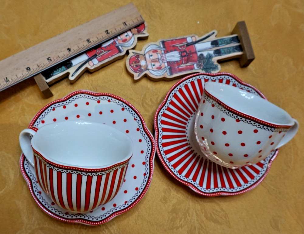 NEW Nutcracker Christmas Ready to Use Tablescape Bundle Kit Service for 2