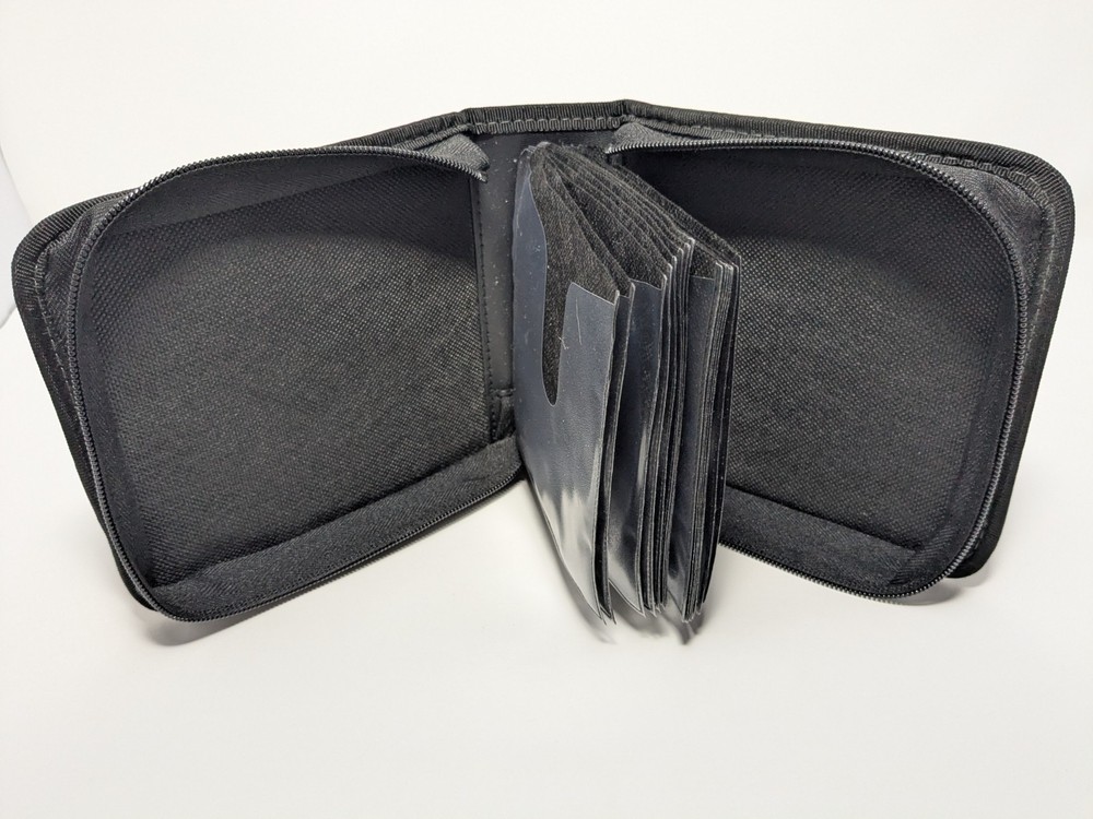 Case Logic CD DVD wallet 16 Disc Capacity Black Zippered
