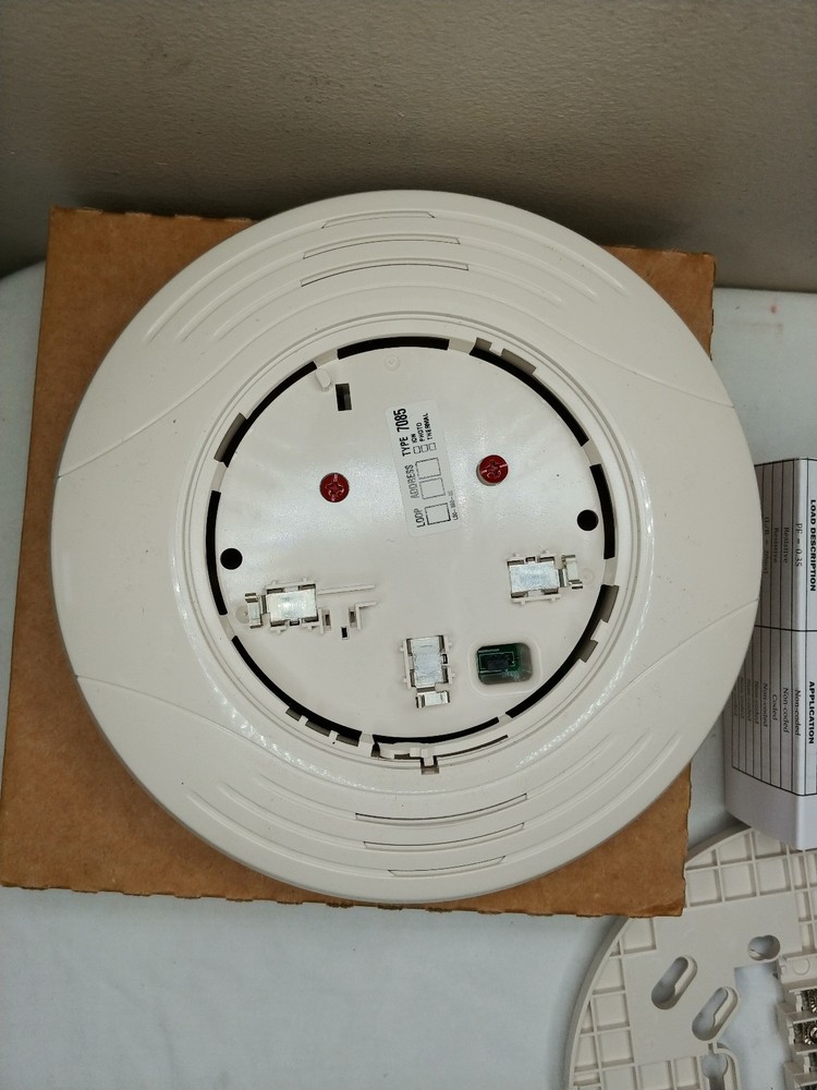 B224RB SYSTEM SENSOR RELAY BASE