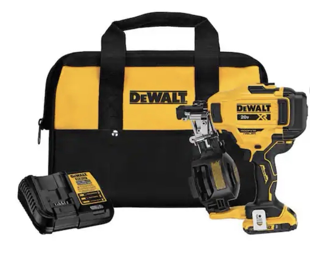 DEWALT 20V XR Brushless 15° Coil Roofing Nailer DCN45RND1 Battery Charger Bag