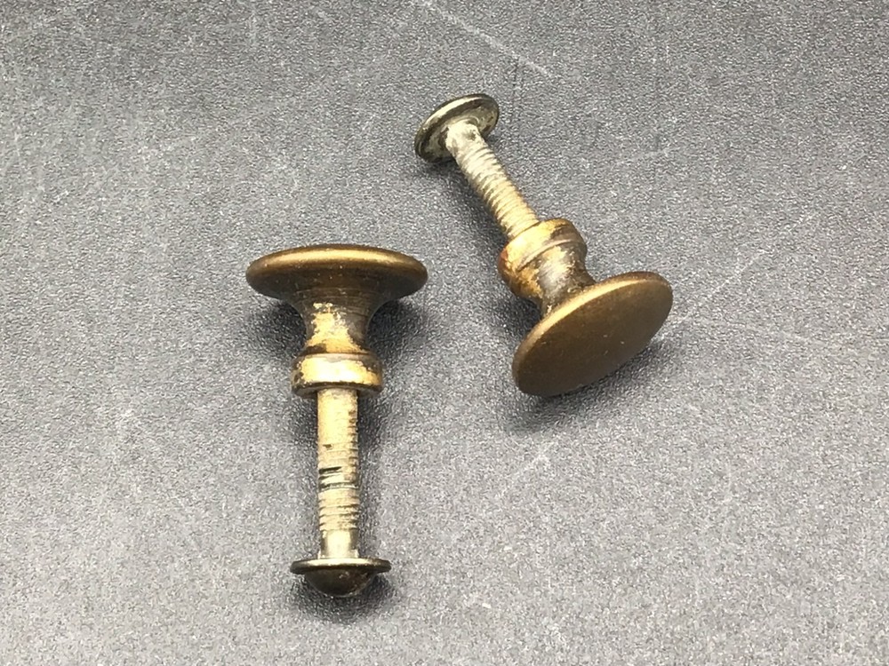 VICTOR VV-4 ORTHOPHONIC CONSOLETTE 1927 - Cabinet Door Knobs