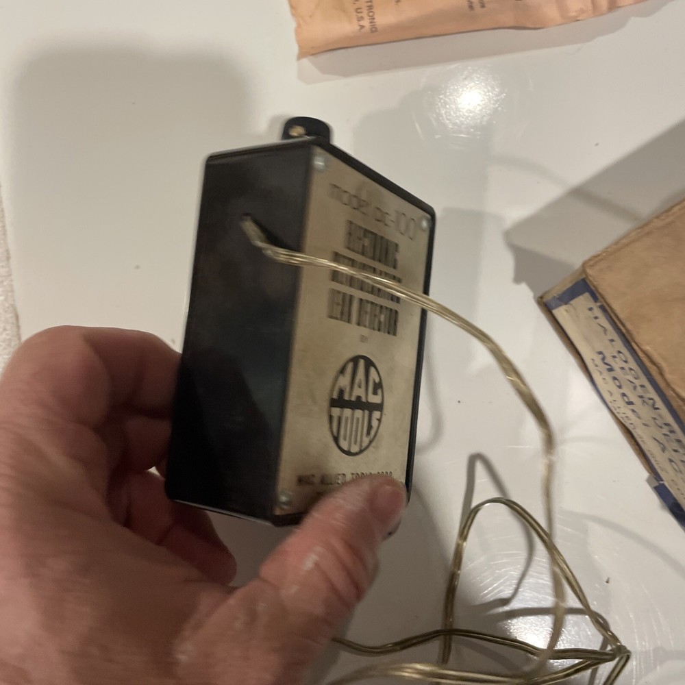 Mac Allied tools Halogen-REFRIGERANT LEAK DETECTOR Model AC-100