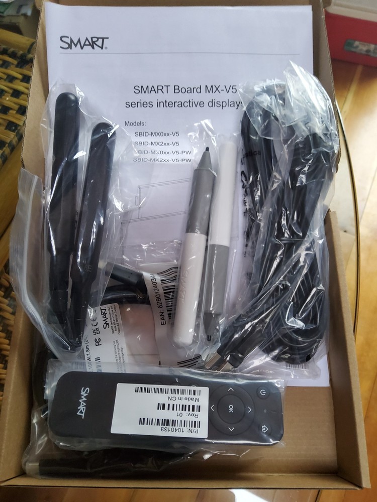 Smart MX series pens and accessory box
