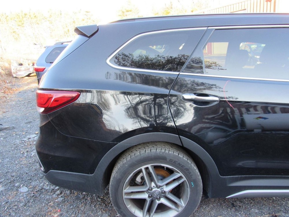 SANTA FE 2017 Glove Box 1102421