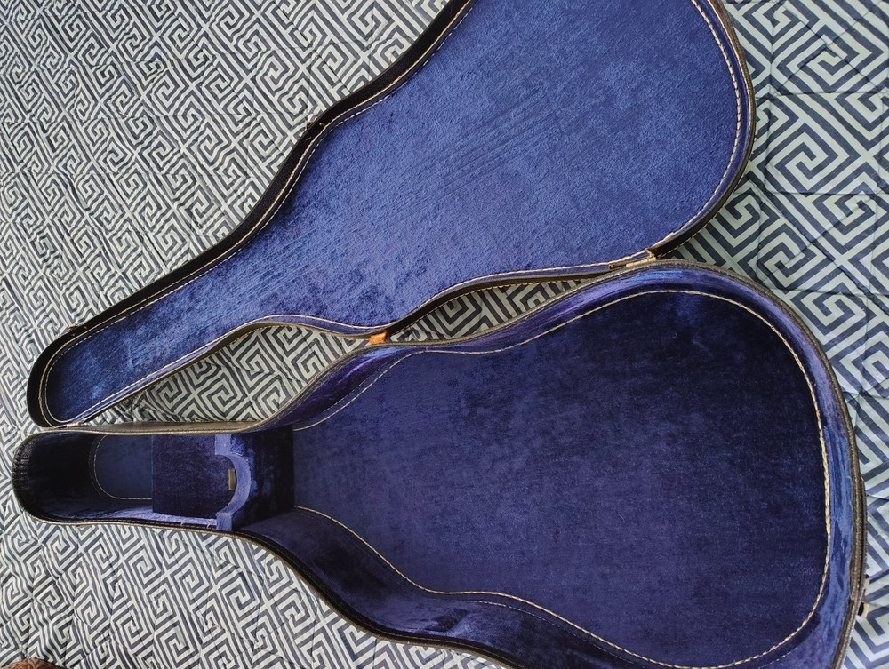 Yamaha CG-151S Classical Guitar w/ Case – Solid Spruce Top – Excellent Condition