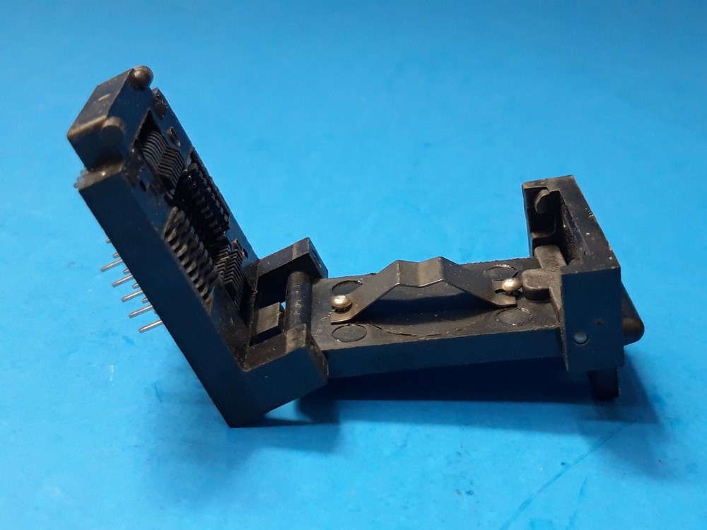 PLCC SOCKET , 240-5084-52-1105 , 3M/TEXTOOL, 40 POSITION , ONE
