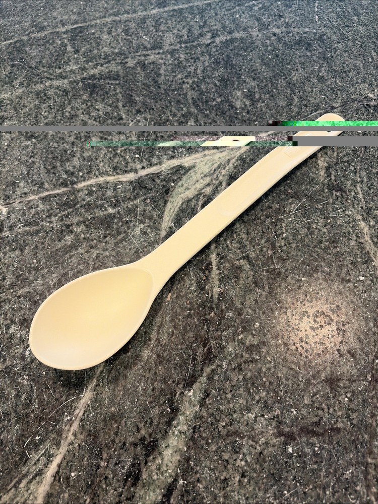 Vintage Rubbermaid White Serving Spoon Nylon Plastic Solid Basting 1973 USA