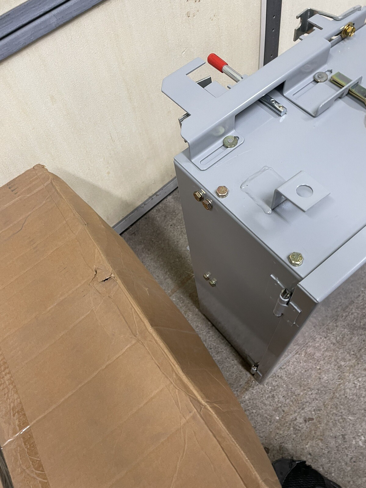 NEW Eaton Cutler Hammer P3F324RGNV 200A 240V Fusible Busway Bus Plug 200 Amp