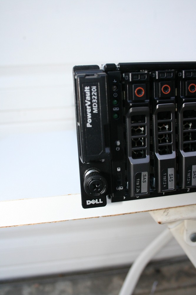 Dell powervault MD3220i E04J