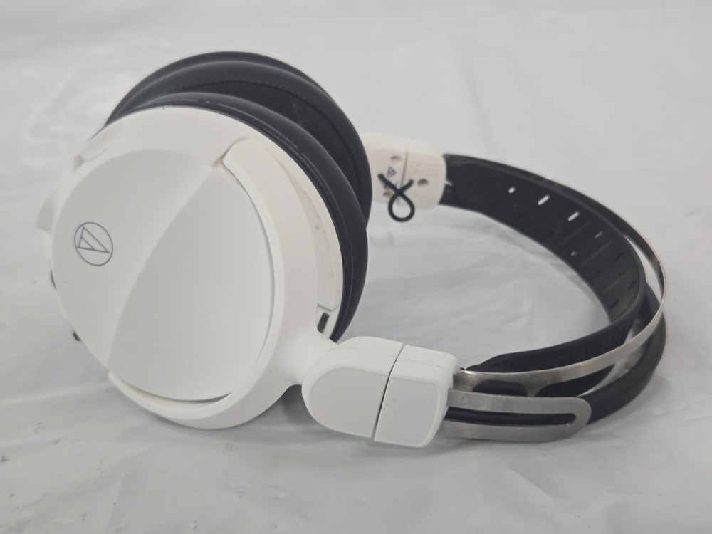 Audio-Technica High-Fidelity Closed-Back Wired Gaming Headset - Missing Cables