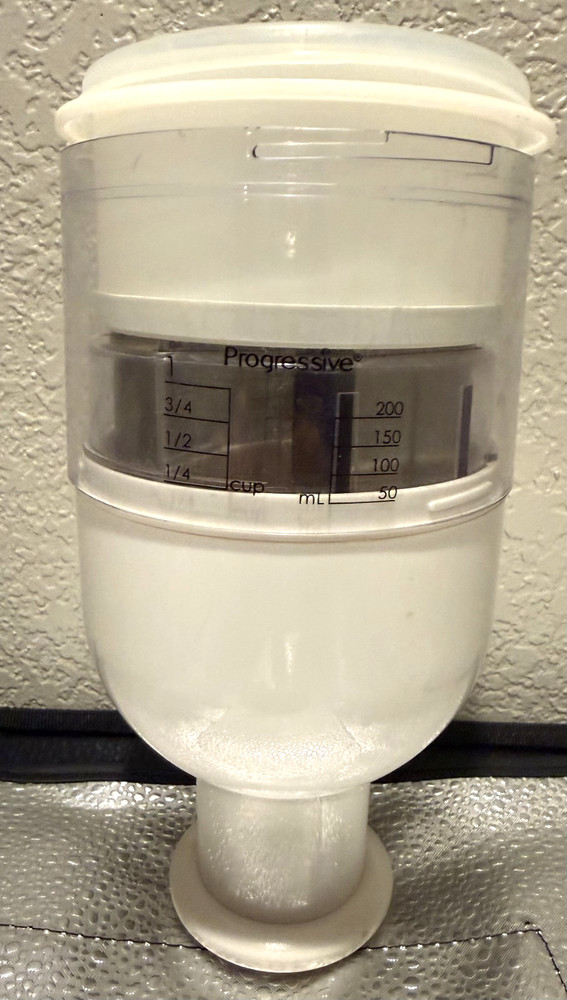 Pampered Chef Push Function Food Chopper - White EUC