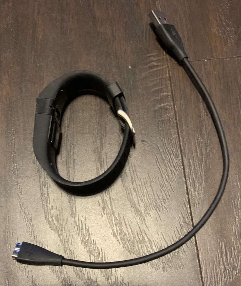 FITBIT 405 Black Activity Tracker Size Small X 2 Only 1 Charger