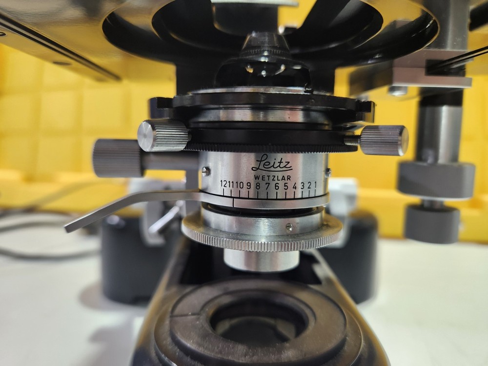 Leitz Wetzlar Ortholux Trinocular Microscope w/ 4 Objectives Germany