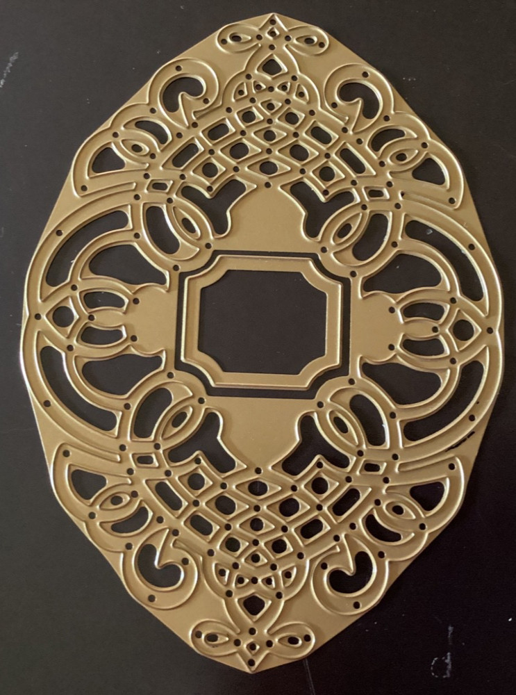 Anna Griffin Ornate Oval Frame Dies