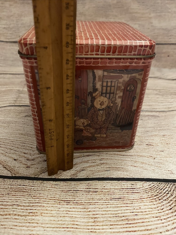 DAHER LTD GIFTWARE TIN RED BRICK RECTANGULAR TEDDY BEAR PIGS 1984