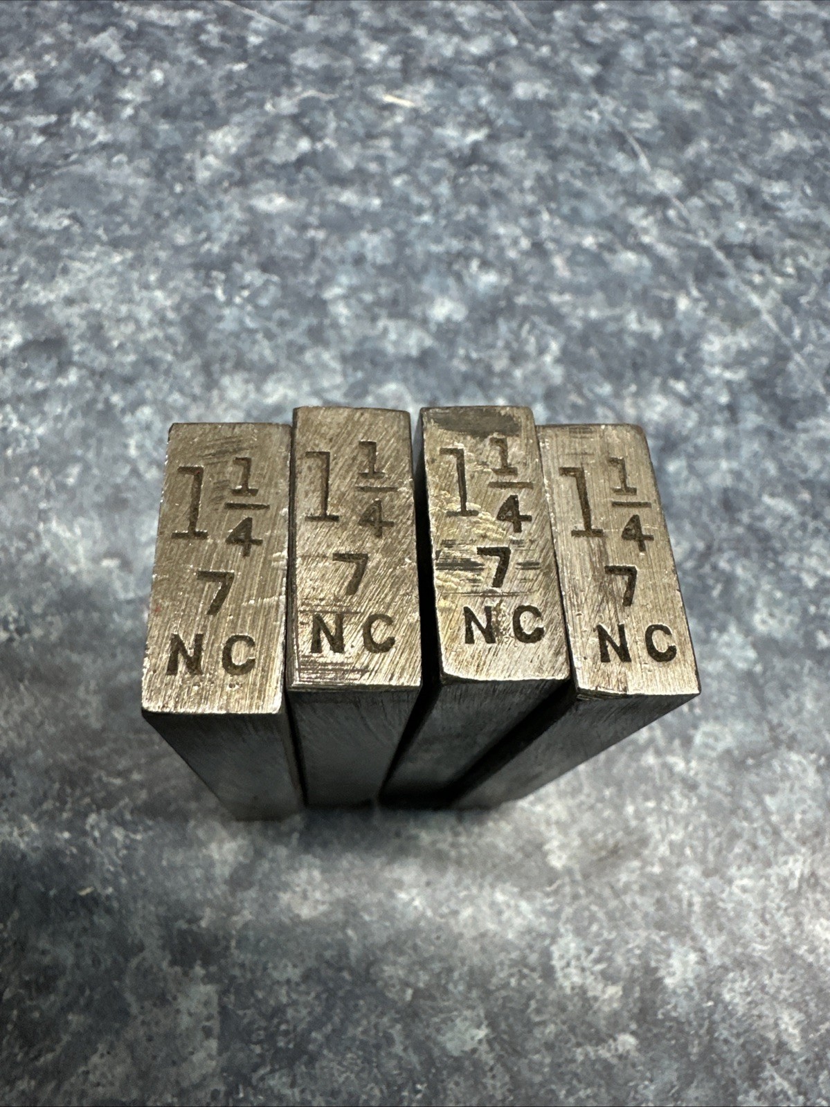 Oster 1 1/4 NC 7 Bolt Threading Dies Series 300 New