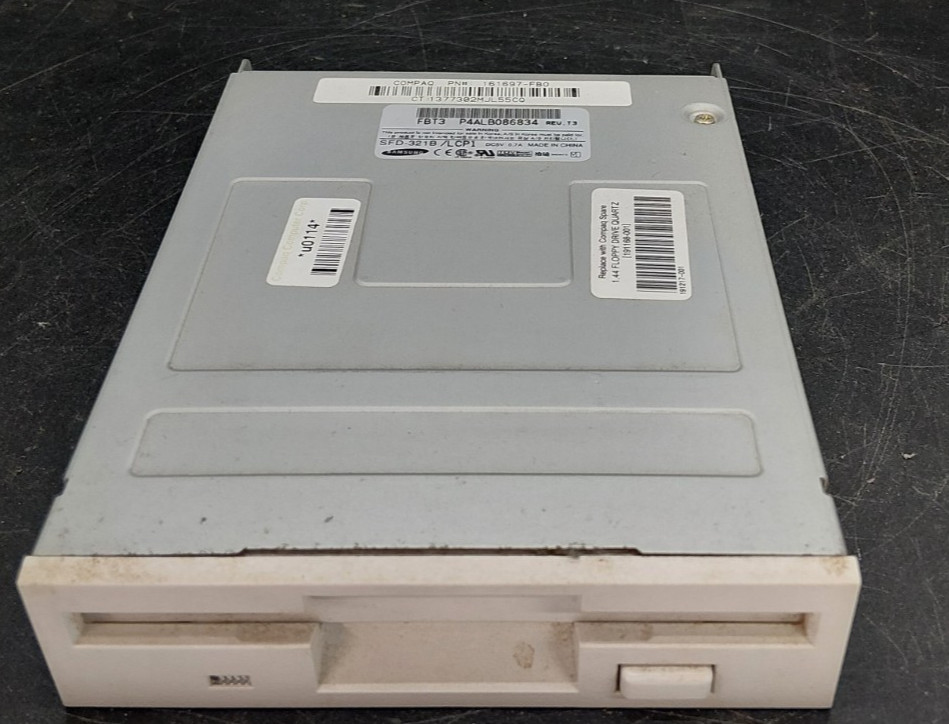 Samsung SFD-321B 3.5 inch 3 1/2 Internal Floppy Disk Drive