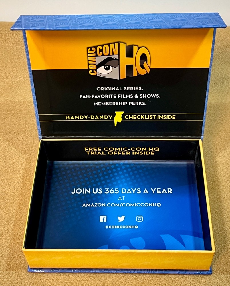 2017 SDCC COMIC-CON Box, Badge & “CC Eye” Pin, Walking Dead