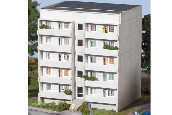 Piko 61146 HO Scale Prefab Apartment Block Basic Set