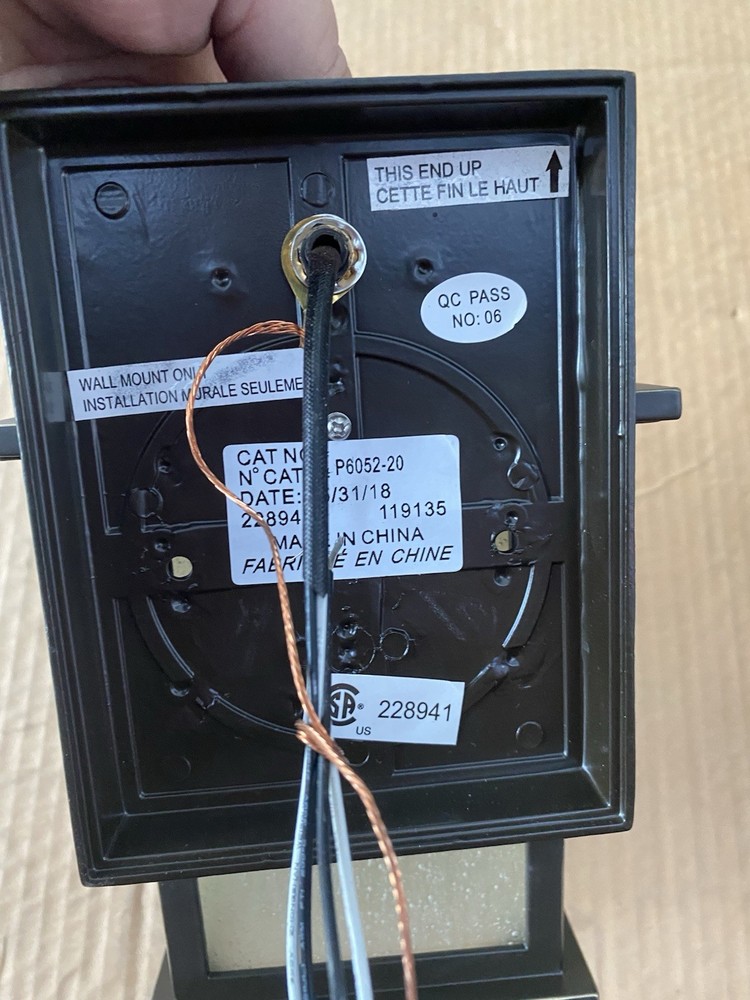 (MC72) Progress Lighting Wall Mount Hanging Light P6052-20