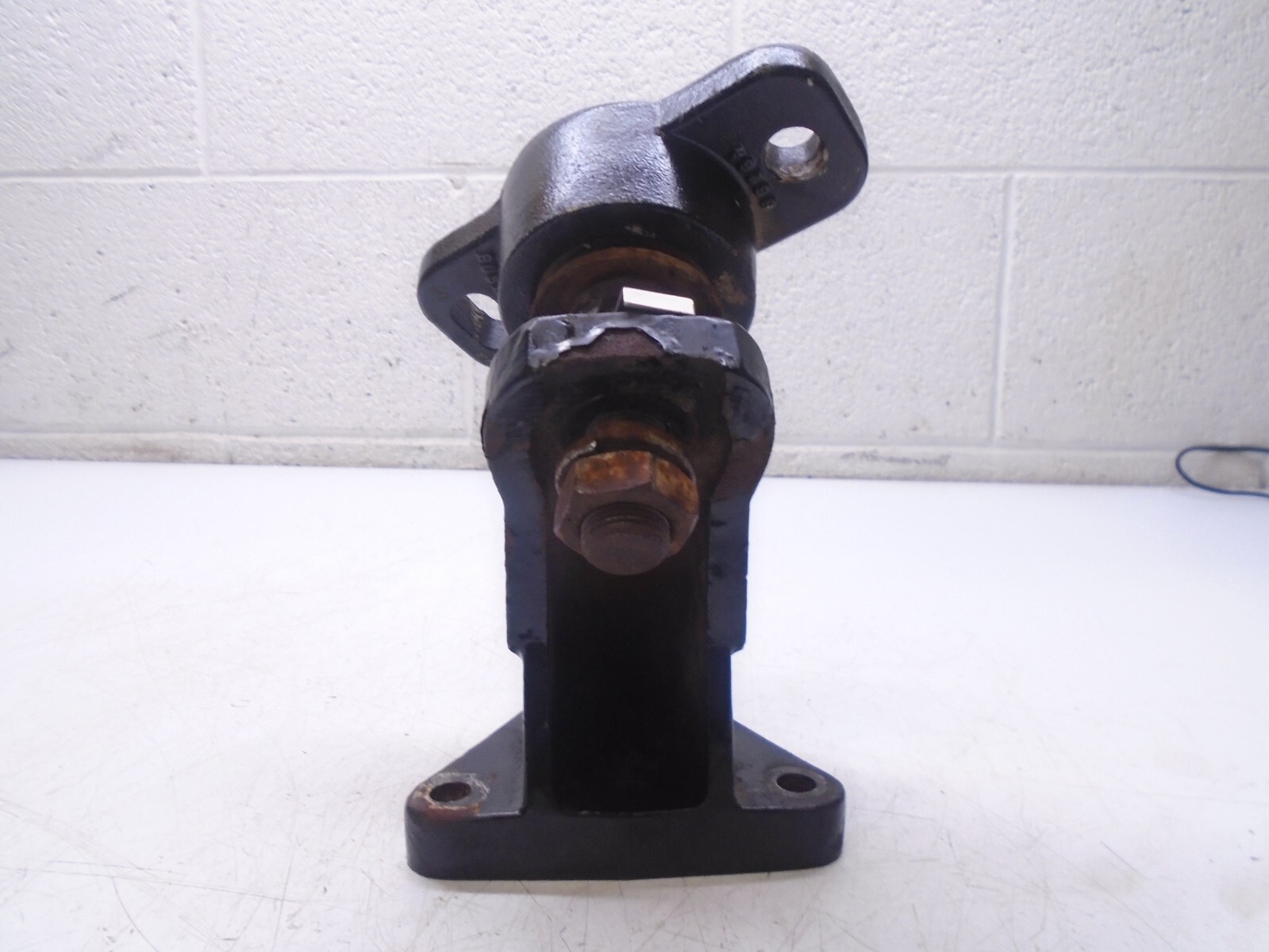 X2 Mercruiser V6 V8 4.3-5.7 Sterndrive Engine Mount 79550A1 66284A2 SINGLE