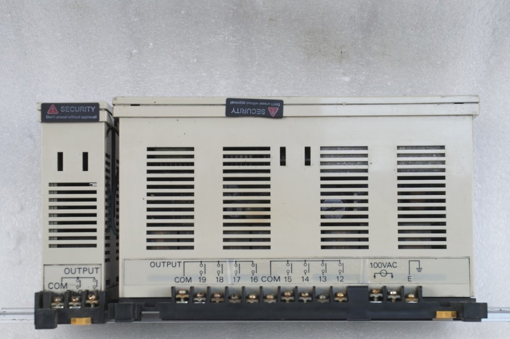 OMRON PROGRAMMABLE CONTROLLER SYSMAC S6 3G2S6-CPU21 3G2A3-OC221 FREE SHIP