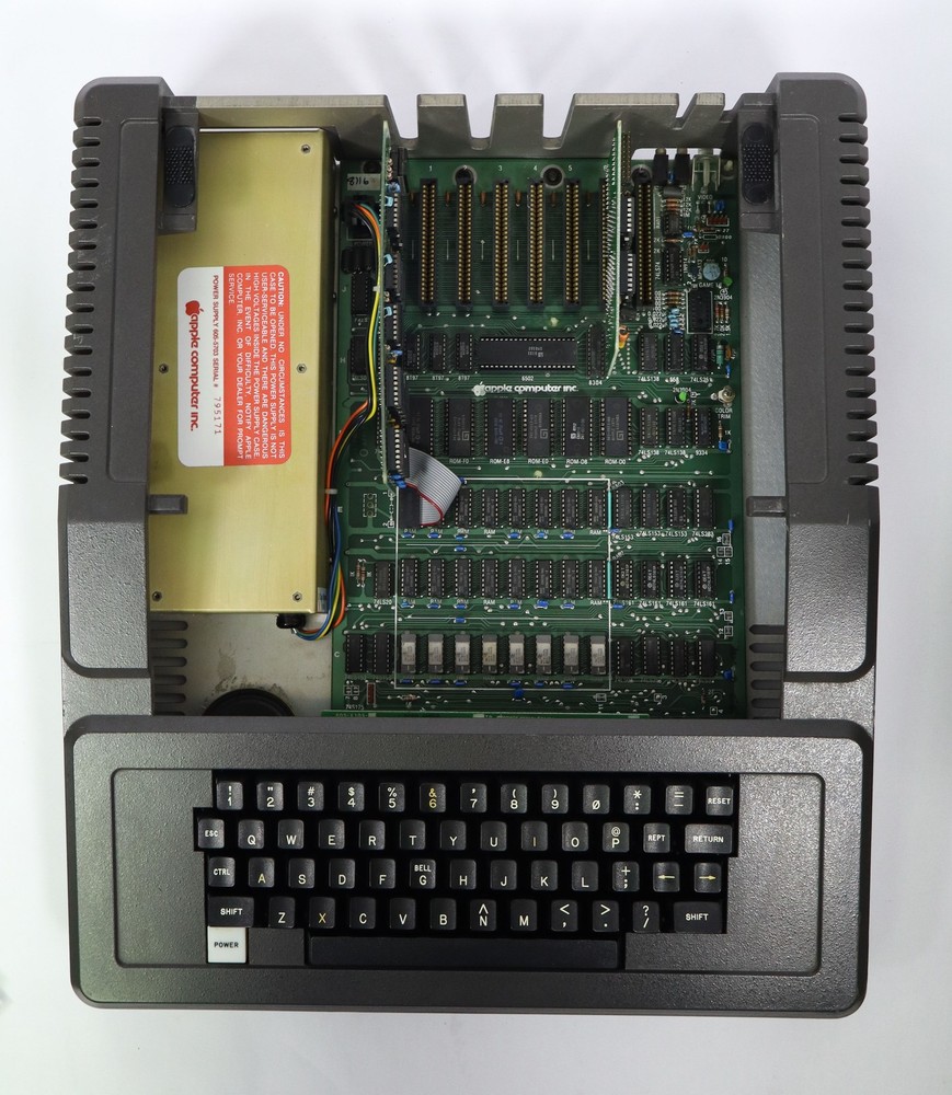 Bell & Howell Apple II Plus Computer cleaned, tested and working