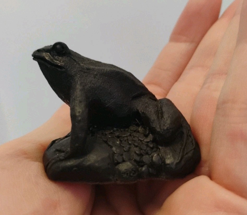 SMALL JLS SIGNED Frog SCULPTURE FIGURINE