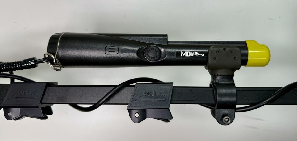 MegaDetector HandHeld Pinpointer Metal Detector For Beach Park Great Combo Set $