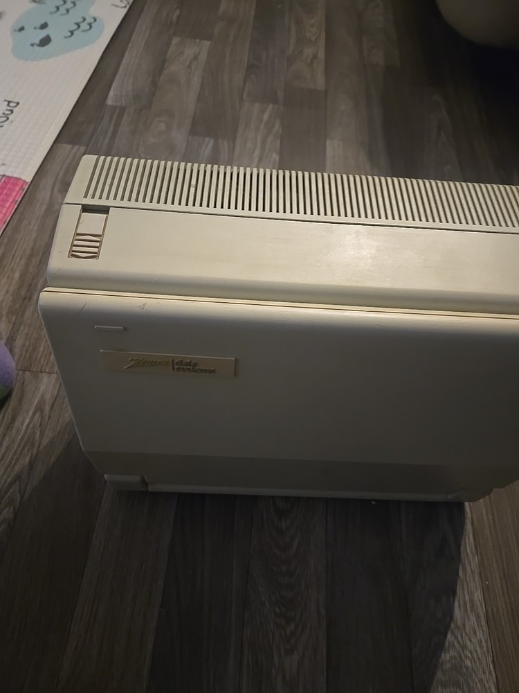 ZENITH PORTABLE PERSONAL COMPUTER MODEL See Photos. Untested