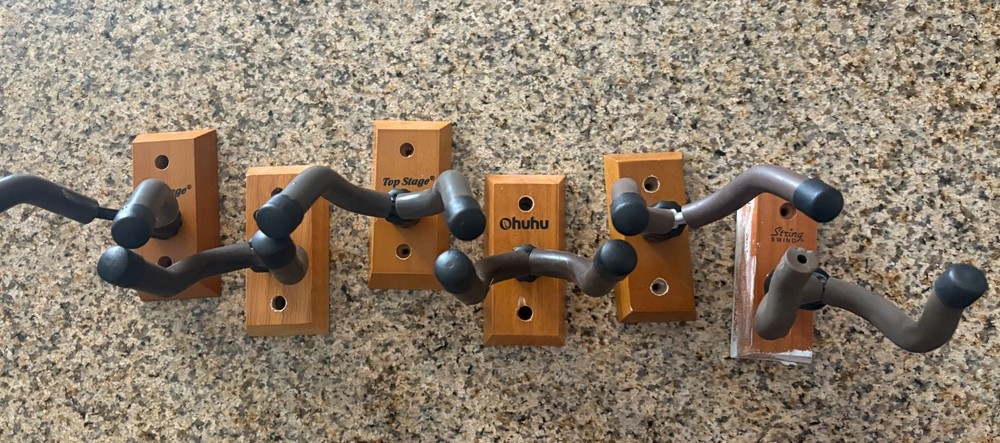 Ohuhu Guitar Wall Mount. Iced Earth