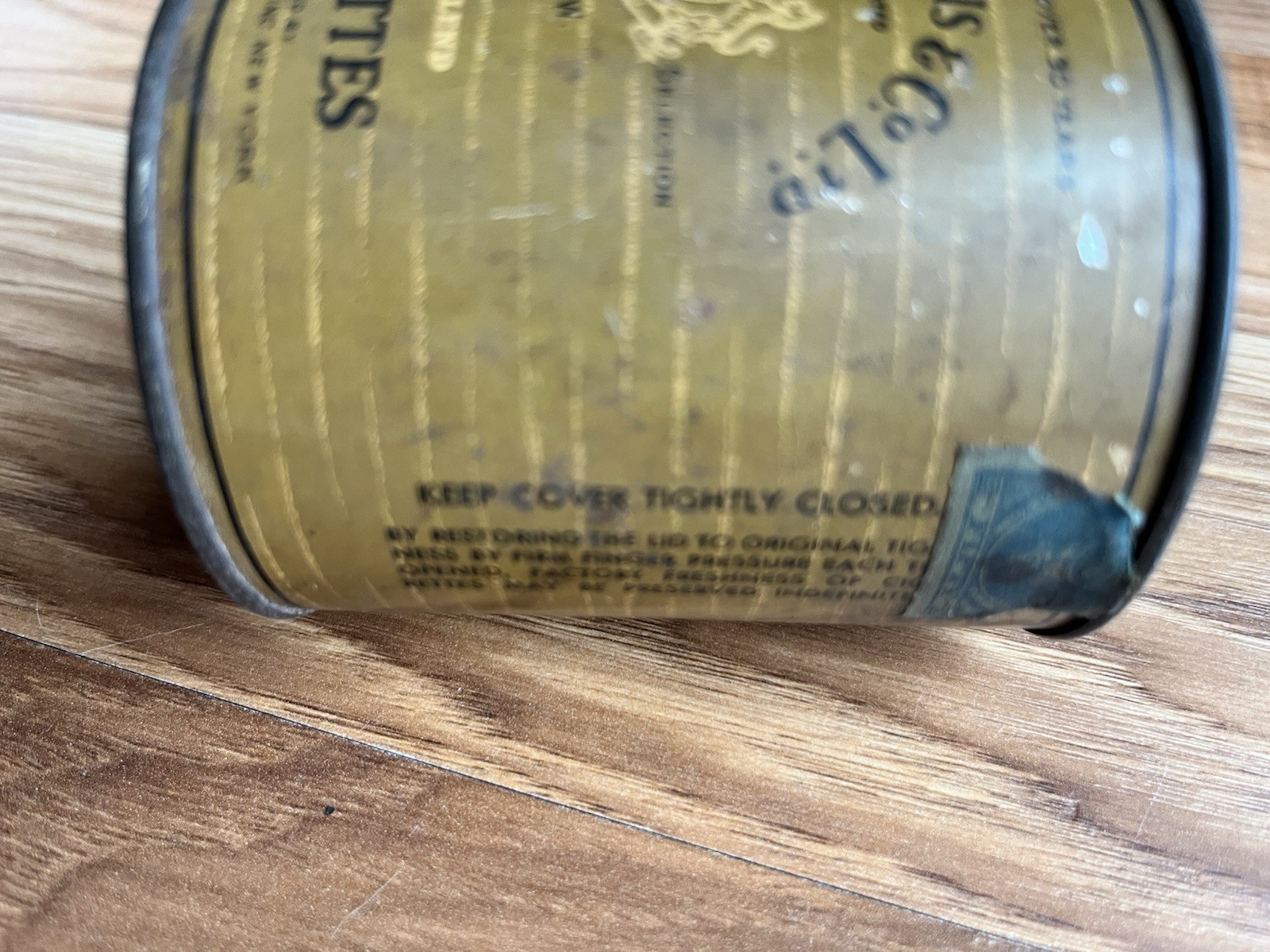 vintage phillip morris & co . cigarettes english blend metal tin