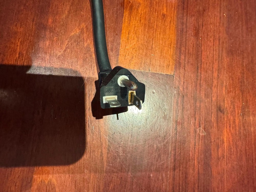 APC Basic Rack 2.4kVA PDU AP9563 Power Distribution Unit - by APC