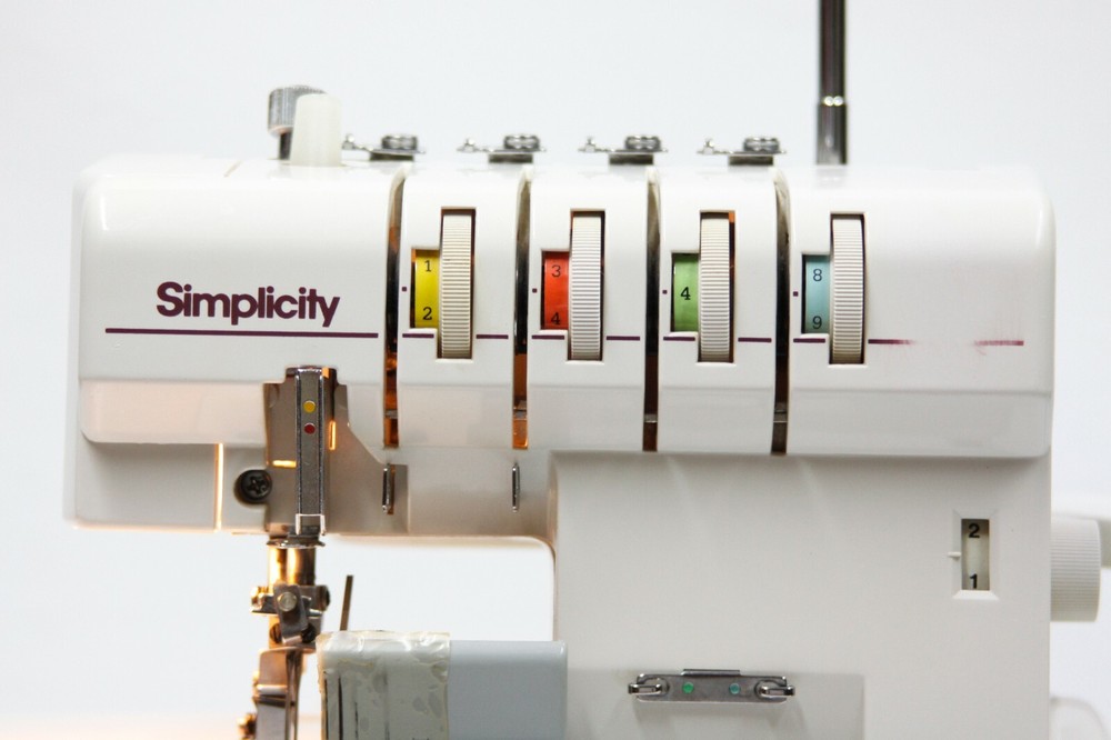 SIMPLICITY EASY LOOK SL804SP SERGE SERWING MACHINE