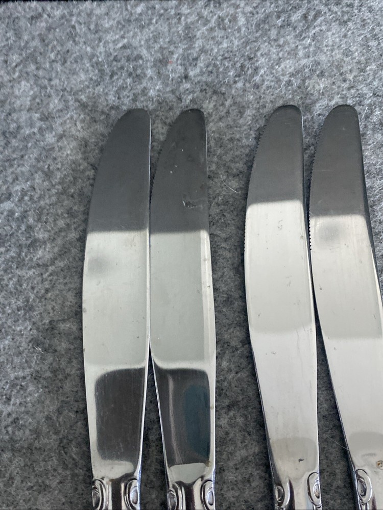 4 TOWLE/SUPREME CUTLERY STAINLESS FLATWARE, "PIERRE" PATTERN, DINNER KNIVES