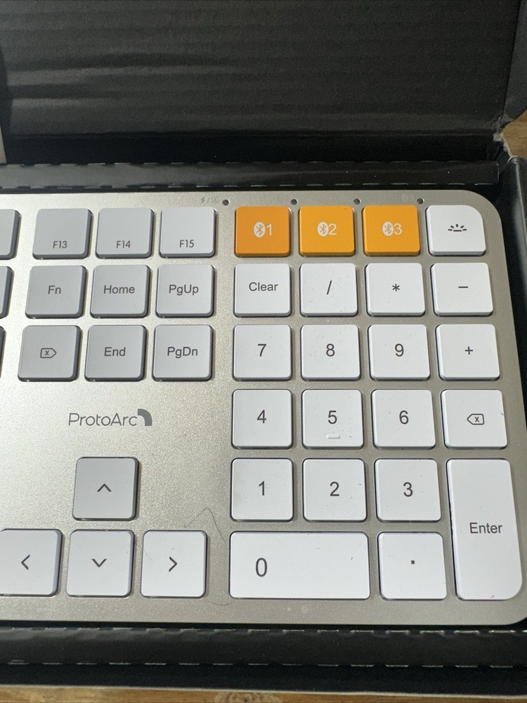 Backlit Bluetooth Keyboard/Mouse Combo - ProtoArc KM100-A WHITE SILVER