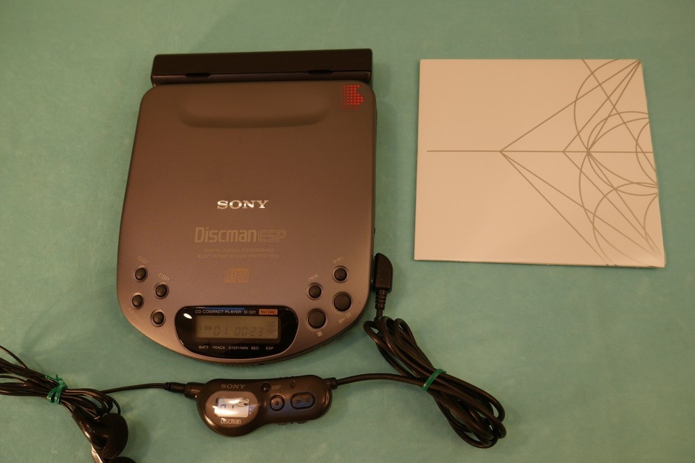 Sony D-321 Discman :: Restored :: Complete Set
