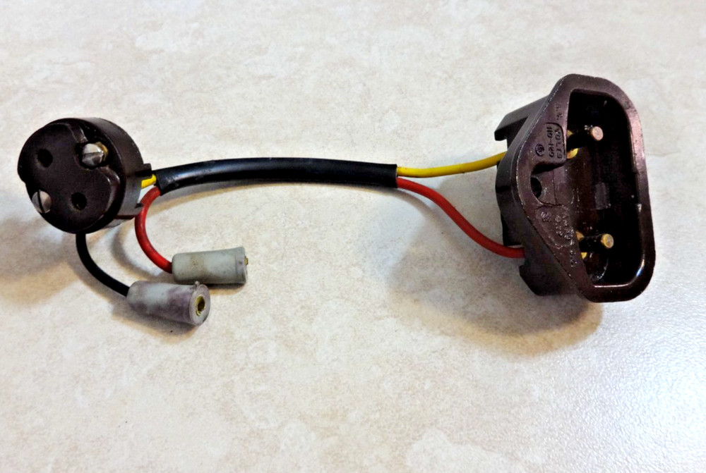 Singer 403A, 404 Sewing Machine Power Terminal Block, & Control Pedal Input Plug