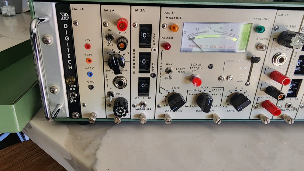 Digitech 2002-08 signal generator / distortion analyzer Rare