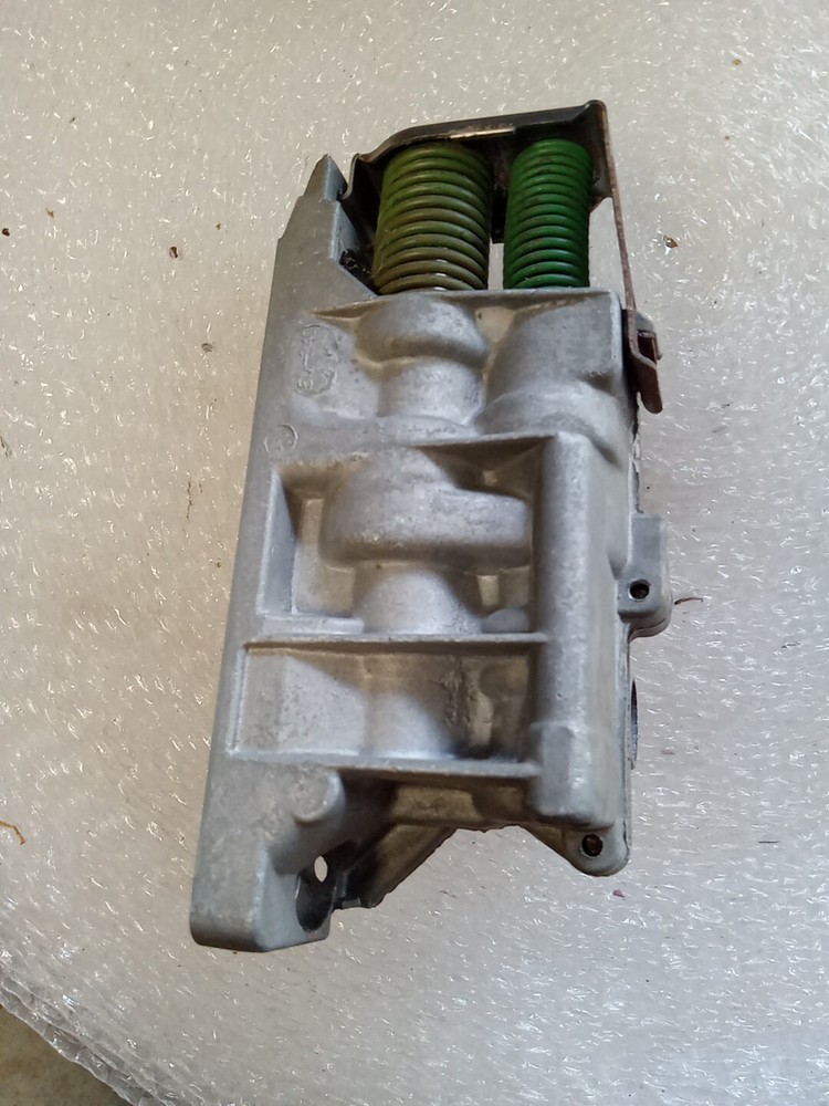 Jeep 917035 Regulator Main NOS